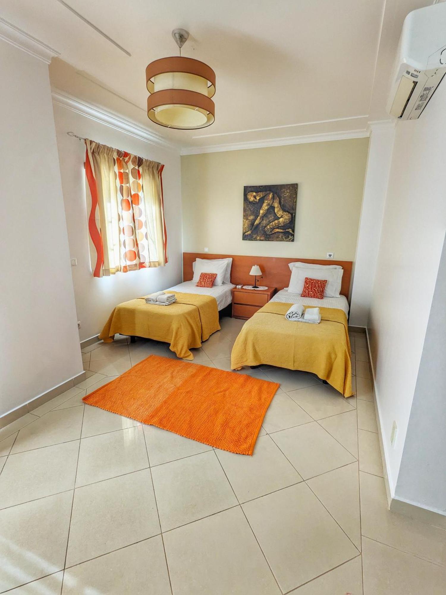 Farm Village- Townhouse 2 Mins From Old Town Albufeira Exterior photo